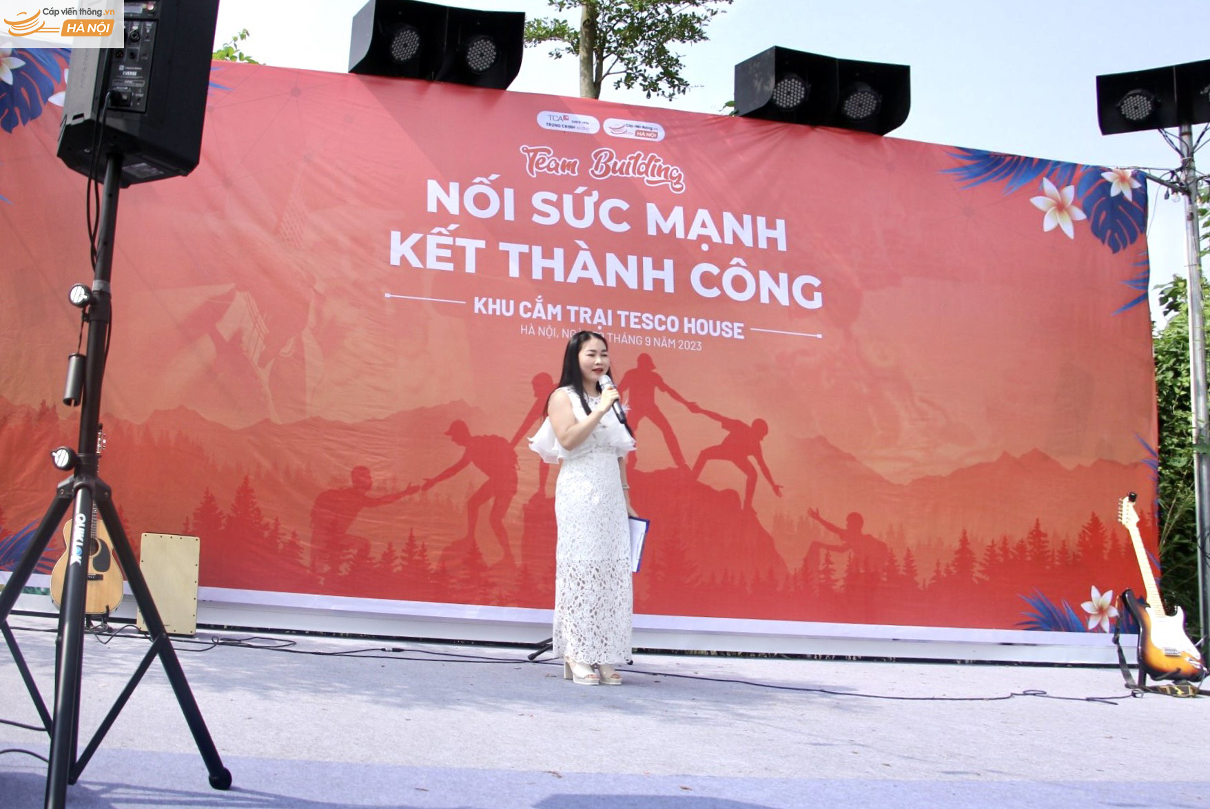 Giám đốc Hồ Thị Linh phát biểu