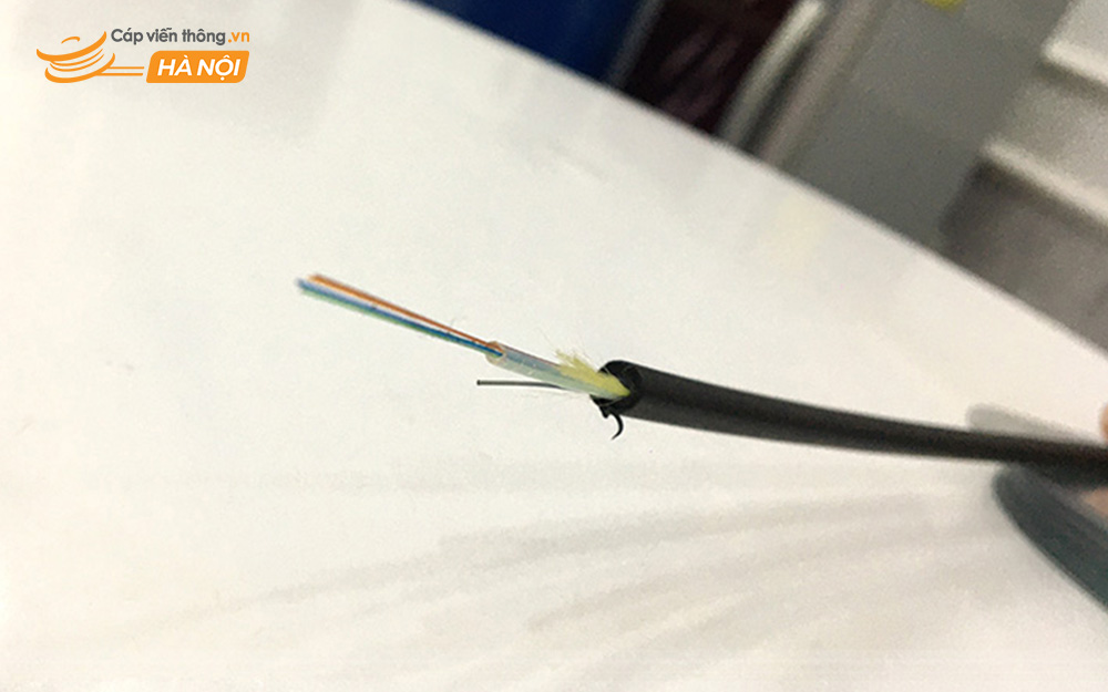 Cáp quang luồn cống phi kim loại 4FO
