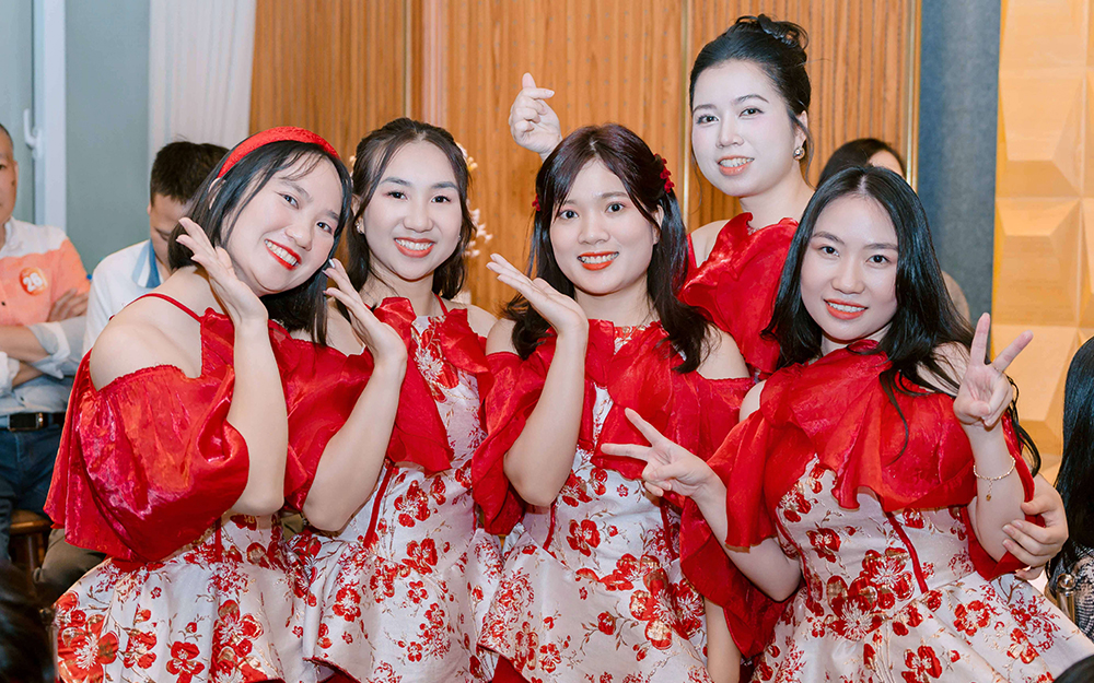 Những tiết mục văn nghệ cây nhà lá vườn